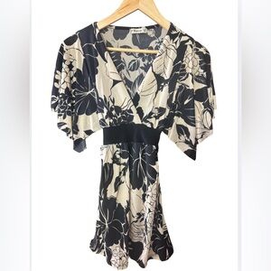 Forever 21 Black and Cream Floral Blouse